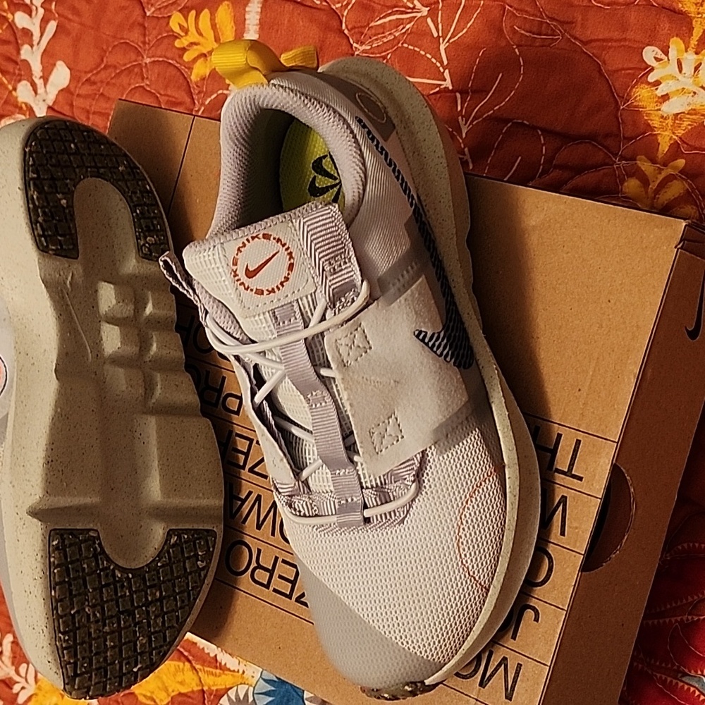 Boys Nike Crater Impact SZ 2.5